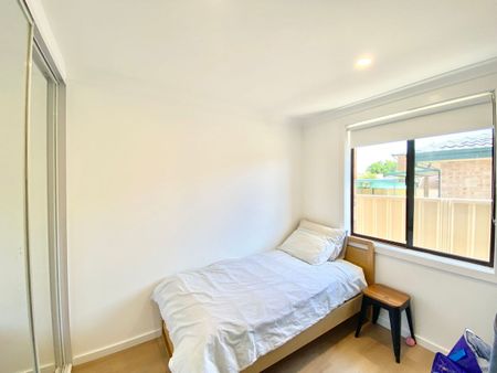 Cozy & Light Filled Family Home - Photo 3