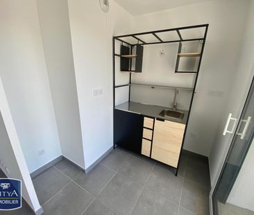 Location Appartement 1 pièce 27m² LA GARDE 83130 - Photo 2