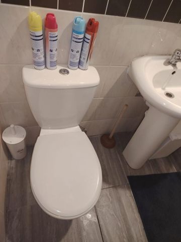 1 bedroom in a house share to rent - Photo 3