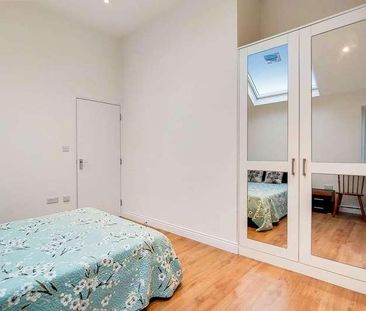 Chiswick High Road, Chiswick, W4 - Photo 5