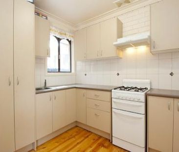 2/139 Edward Street, Brunswick VIC 3056 - Photo 4