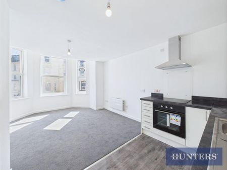 2 bedroom Flat To Let - Photo 2
