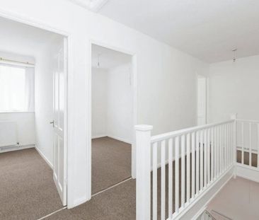 Room in a Shared House, Cowbridge Lane, IG11 - Photo 3