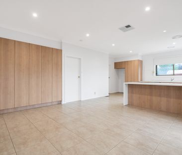 Renovated Home in the Heart of Craigieburn - Photo 4