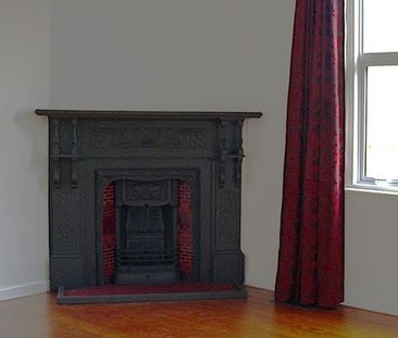 Perfect location, newly renovated, heart of Karori - Photo 5