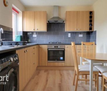 3 bedroom end of terrace house to rent - Photo 3