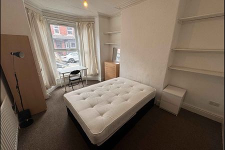 6 Bedroom Student Properties - Photo 3