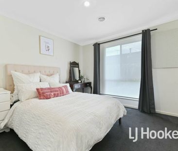 Pakenham Hills Three bedroom Home! - Photo 2
