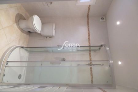 Location Appartement 2 pièces 45m² DRAGUIGNAN 83300 - Photo 3