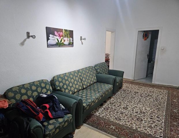 WG-Zimmer für berufstätige oder studierende Frau – Wiesbaden - Photo 1