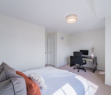 For Lease - 572 Dundonald Drive, Barrhaven, Ontario - Photo 2