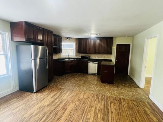 For Lease - 1086 LAKESHORE Road, Norfolk, Ontario - Photo 1