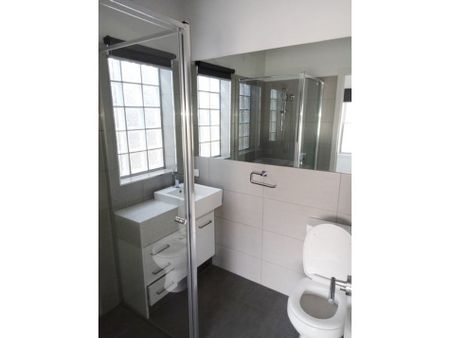 MODERN TWO BEDROOM UNIT IN GEELONG WEST - Photo 5