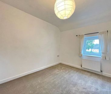 2 bedroom end of terrace house to rent - Photo 5