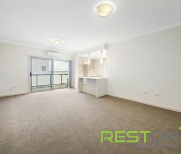 LUXURY APARTMENT IN THE HEART OF PENRITH - Photo 1