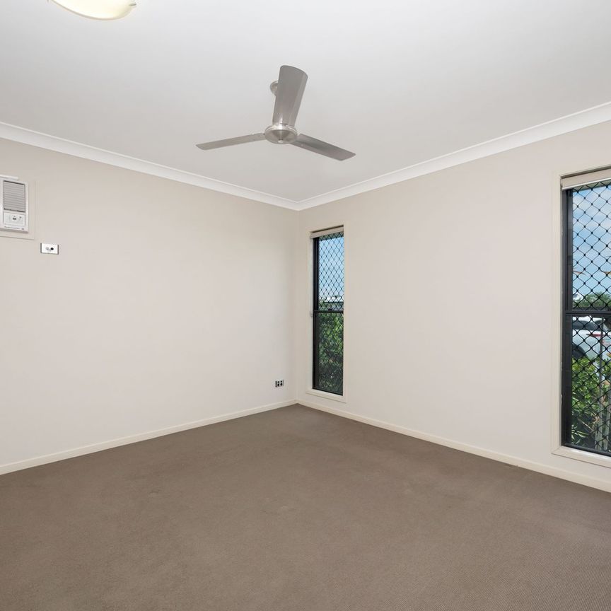 4 Ellenor Street, Mount Low. - Photo 1