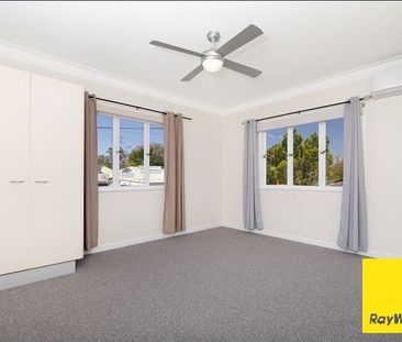Full of Charm - In the Heart of Dutton Park - Photo 5