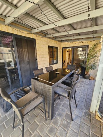 Scarborough - Photo 3