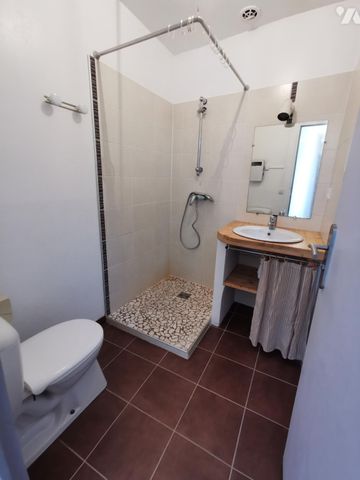 Sur la commune de LAVILLEDIEU (07) une maison de village de type 2 avec terrasse et garage. - Photo 3