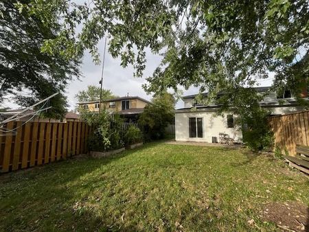 For Lease - 337 Hollyberry Trail, Toronto, Ontario - Photo 4