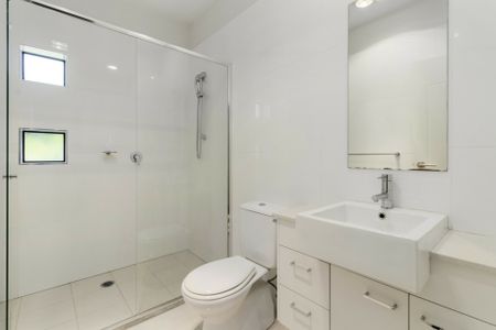 Modern Townhouse - Photo 4