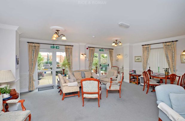 1 Bedroom Apartment, Bradbury Court – Raynes Park - Photo 1