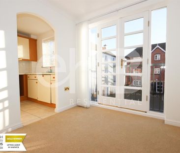 Executive Apartment, Warwick - Photo 4