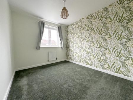 3 bedroom end of terrace house to rent - Photo 2