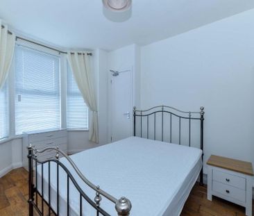 202 Ravenhill Road, Belfast, BT6 8EF - Photo 4