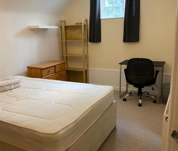 3 bedroom flat to rent - Photo 5