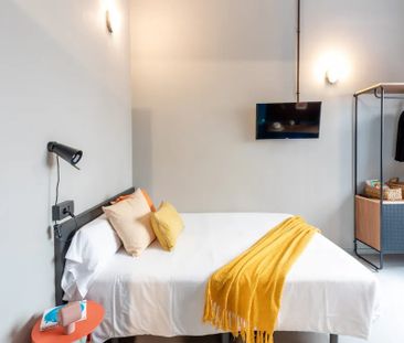 Avinguda del Paral·lel, Barcelona, Catalonia 08004 - Photo 1