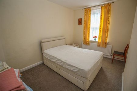 2 Bedroom Flat - Ground Floor - Photo 5