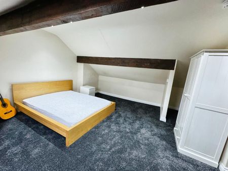 4 bedroom terraced house to rent - Photo 3