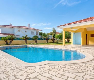 4 room luxury House for rent in Cascais e Estoril, Cascais, Lisbon - Photo 3