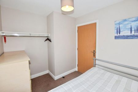 2 bedroom flat to rent - Photo 5