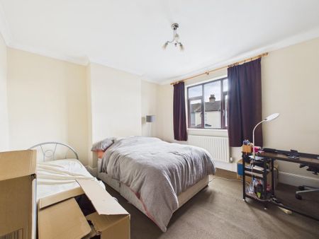 4 bedroom flat to rent - Photo 3