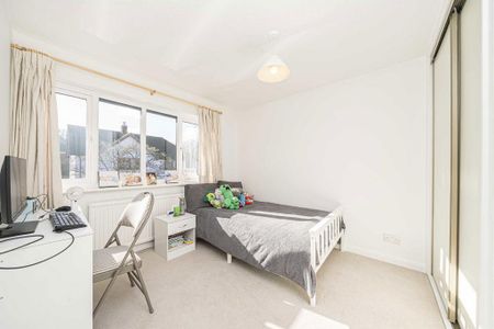 5 bedroom detached house to rent - Photo 4