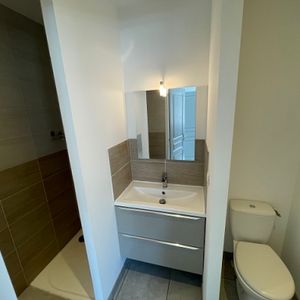 Location Appartement 2 pièces 38m² ROCHE LA MOLIERE 42230 - Photo 2