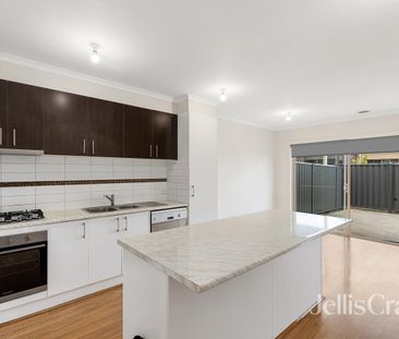 Easy Living in a Light-Filled Home with Space to Relax - Photo 2