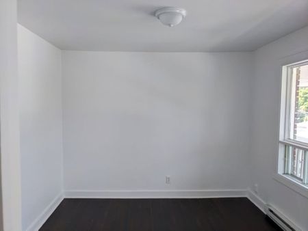 1428 110e Avenue - Photo 2
