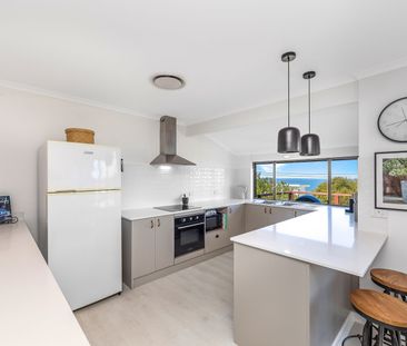 Beautifully Furnished Home with Ocean Views - Photo 6