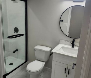 For Lease - 54 Gail Parks Crescent, Newmarket, Ontario - Photo 2