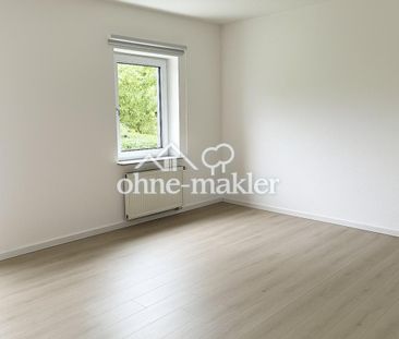 Frisch renovierte, schöne 2,5- Zimmer- Wohnung mit Balkon in ruhige... - Photo 1