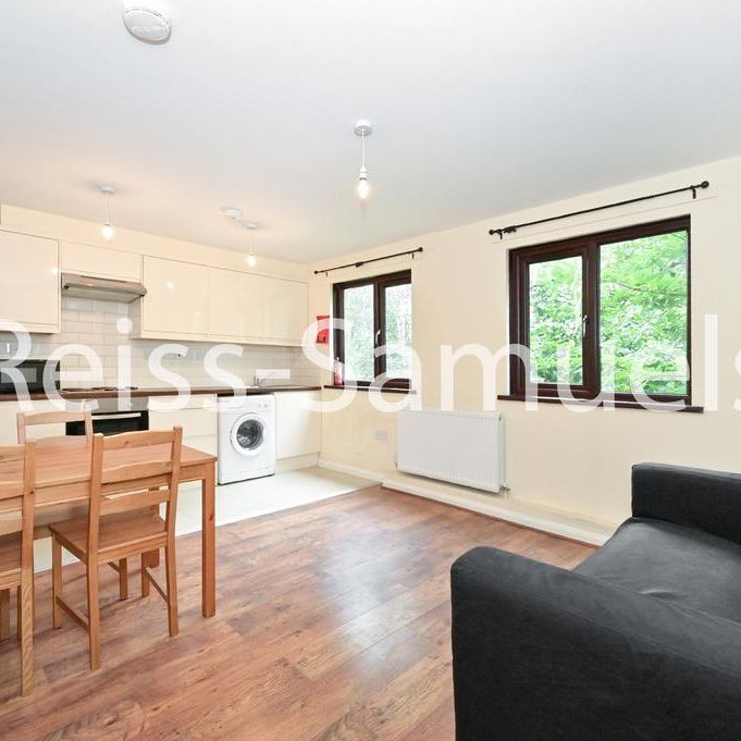 4 bedroom terraced house to rent - Photo 1