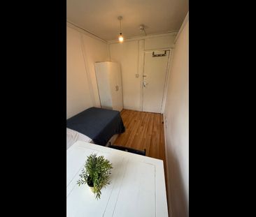 Room in a Shared House, Monks Park, HA9 - Photo 3