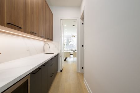 For Lease - 24 Twenty First Street, Toronto, Ontario - Photo 3
