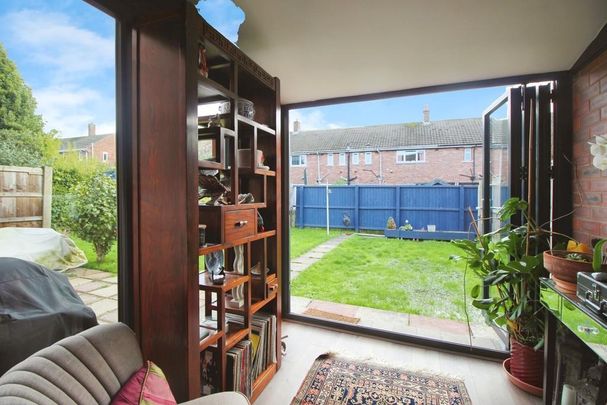 3 bedroom semi-detached house to rent - Photo 1