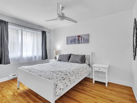 2050 Boul. de la Côte Vertu - Photo 1