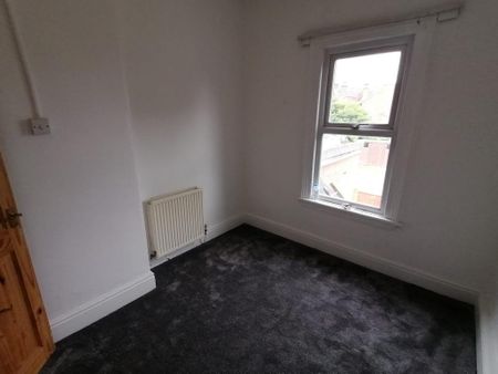 4 bedroom terraced house to rent - Photo 4