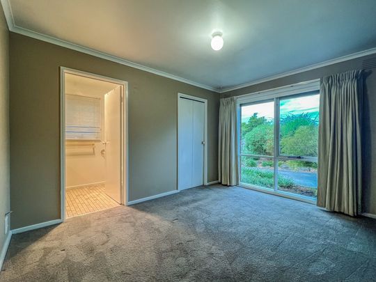 1/4 Phillip Court, Greensborough VIC 3088 - Photo 1